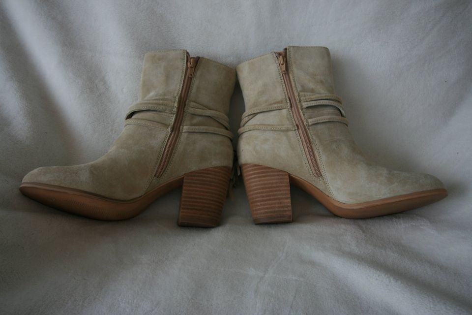 Pier One Stiefel Stiefeletten Boots mit Fransen Gr. 38 Beige in Theismühlen