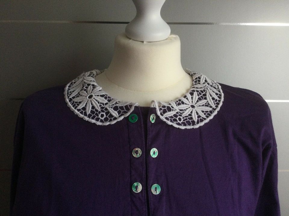 Lila Shirt mit Spitzenkragen, Größe 36/38 - Vintage in Schöllkrippen