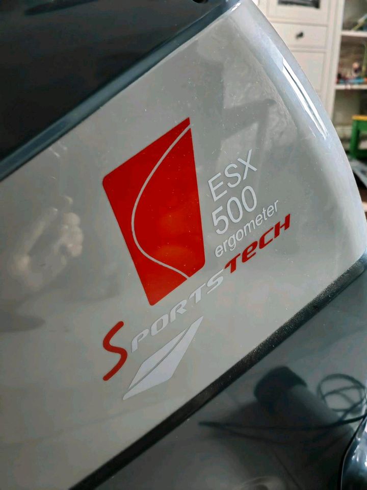 Ergometer SportsTech ESX500 mit  Lieferung in Nürnberg (Mittelfr)