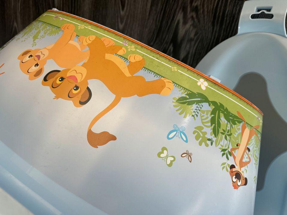 Rotho Babybadewanne mit Newborneinsatz Motiv König der Löwen in Sohren Hunsrück