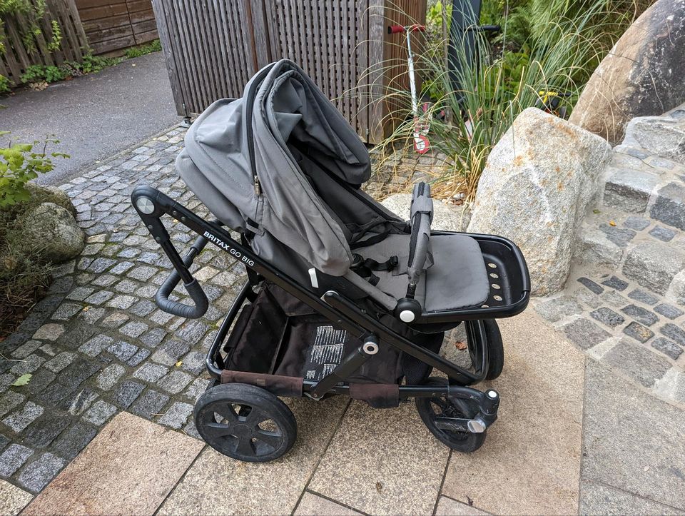 Britax Go Big grau mit Softtragetasche (Kinderwagen & Buggy) in Gröbenzell