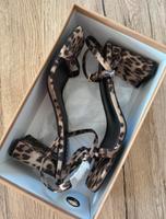 Hohe Sandalen/Schuhe mit dickem Absatz und Leoprint Nordrhein-Westfalen - Castrop-Rauxel Vorschau