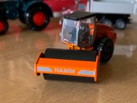 Majorette Bau HAMM H 20i Dampfwalze orange 1/64 Hessen - Korbach Vorschau