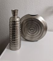 2 Blumenvasen,Aluminium in silber,antike Optik Bielefeld - Bielefeld (Innenstadt) Vorschau