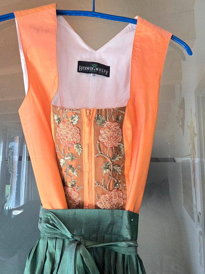 Dirndl Wildseide in Orange Größe L zu verkaufen in Geretsried
