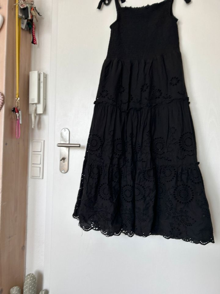 Sommerkleid rot Lochstickerei Gr L in Gaimersheim