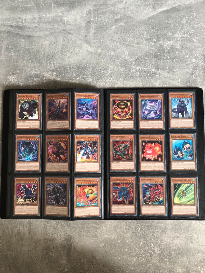 Yugioh Karten: Sammelmappe inkl viele Holo, Secret, Rare in Leipzig