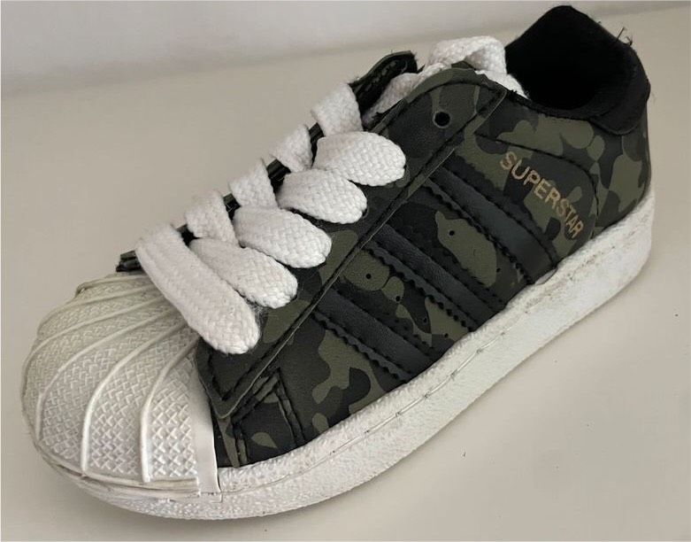 Adidas superstar Kinderschuhe Camouflage in Duisburg