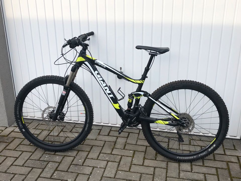 Giant Stance Ltd 27,5 Fully MTB in Schönefeld