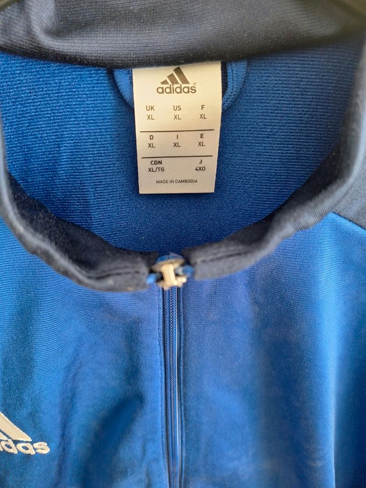 ADIDAS Trainingsjacke mit Reißverschluss XL blau in Wachstedt