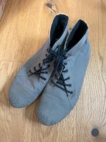 Graue Herren Schuhe mit Schaft Gr 42 Hessen - Heppenheim (Bergstraße) Vorschau