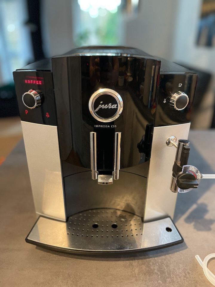 Jura Impressa C55 Kaffeevollautomat Kaffeemaschine in Aalen