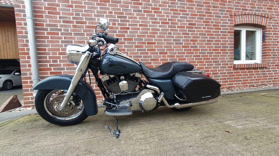 Harley Davidson Roadking FLHRS special in Geseke