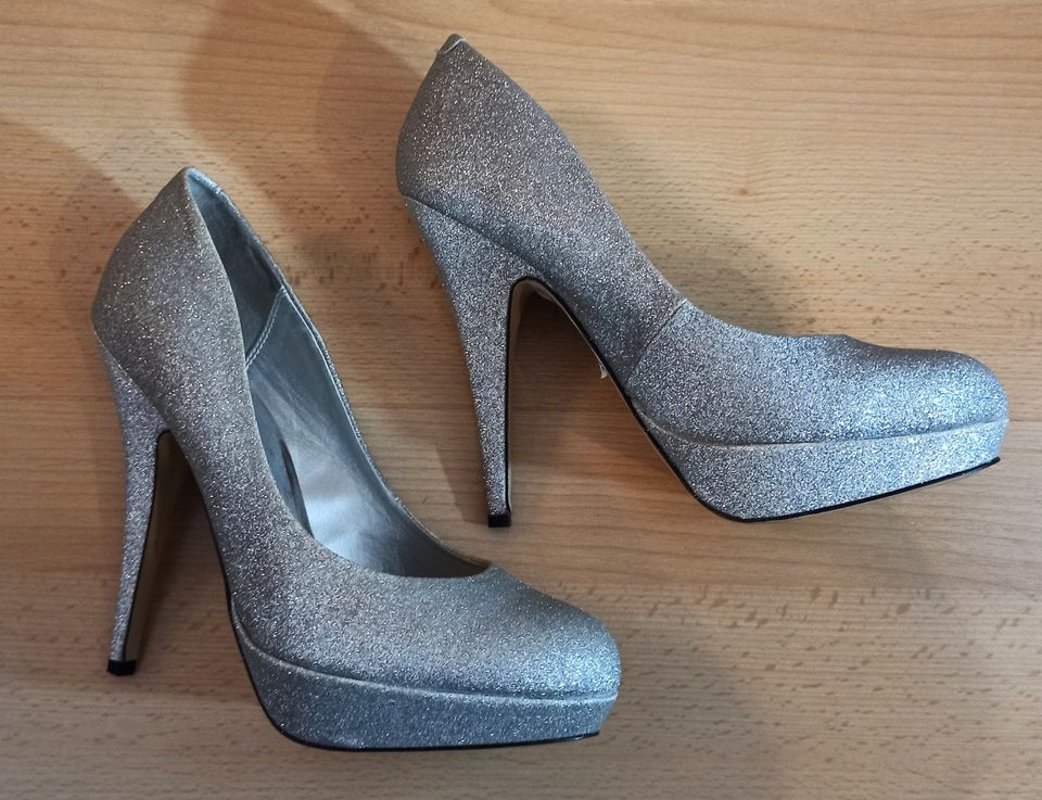 Plateau Pumps | silber | Glitzer | Gr. 40 | NEU | High Heels in Landshut