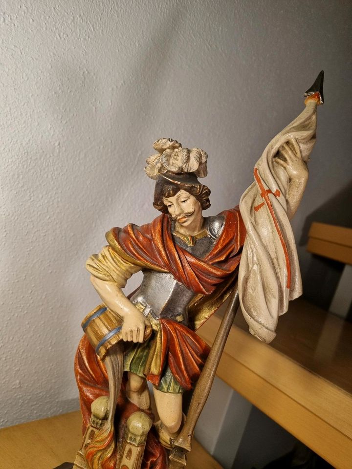 HEILIGER FLORIAN HANDGESCHNITZT HOLZFIGUR HEILIGENFIGUR ALT DEKO in Kumhausen