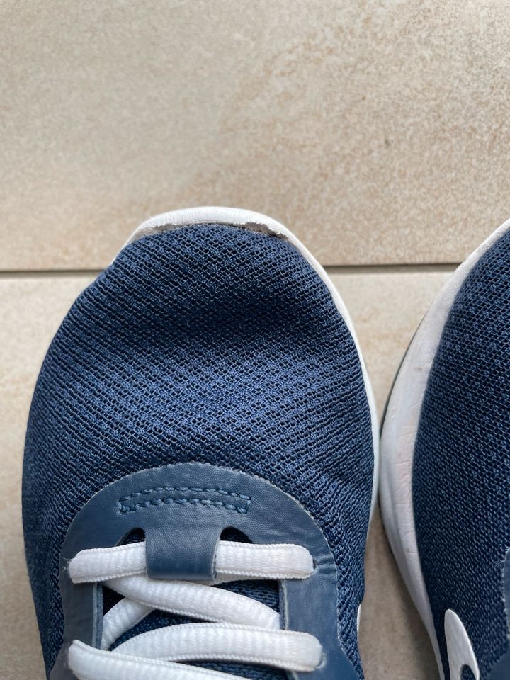 Herrenschuh der Marke Nike, 43 in blau in Weyhe