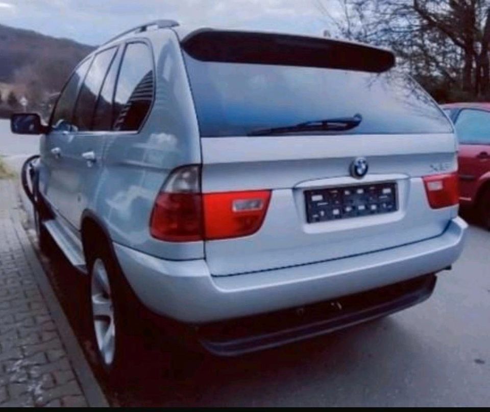 Komplette Hinterachse BMW X5 E53 3,0L. Diesel in Lohra