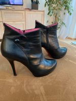 Buffalo Schuhe Stiefeletten Schwarz Leder Gr. 38 rote sohle München - Trudering-Riem Vorschau