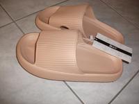 Unisex  Hausschuhe ,Badeschuhe  Gr.36/37 NEU Niedersachsen - Celle Vorschau