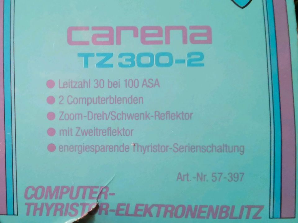 Carena TZ300-T2 Computer-Tyristor-Elektronenblitz Blitz Foto in Nürnberg (Mittelfr)