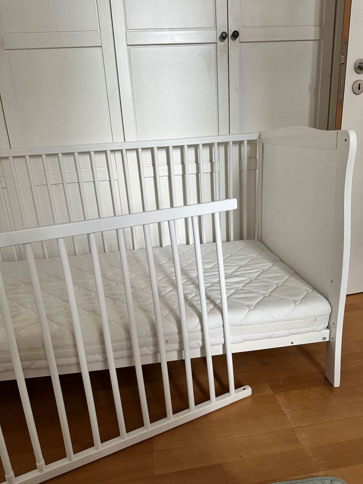 Kleinkindbett, Beistellbett, Kinderbett, Babybett in Stuttgart