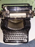Schreibmaschine Olympia Modell 8 Sachsen - Arnsdorf Vorschau