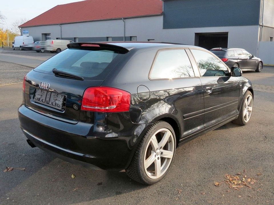 Audi A3 1.8 TFSI S line Sportpaket plus in Allstedt