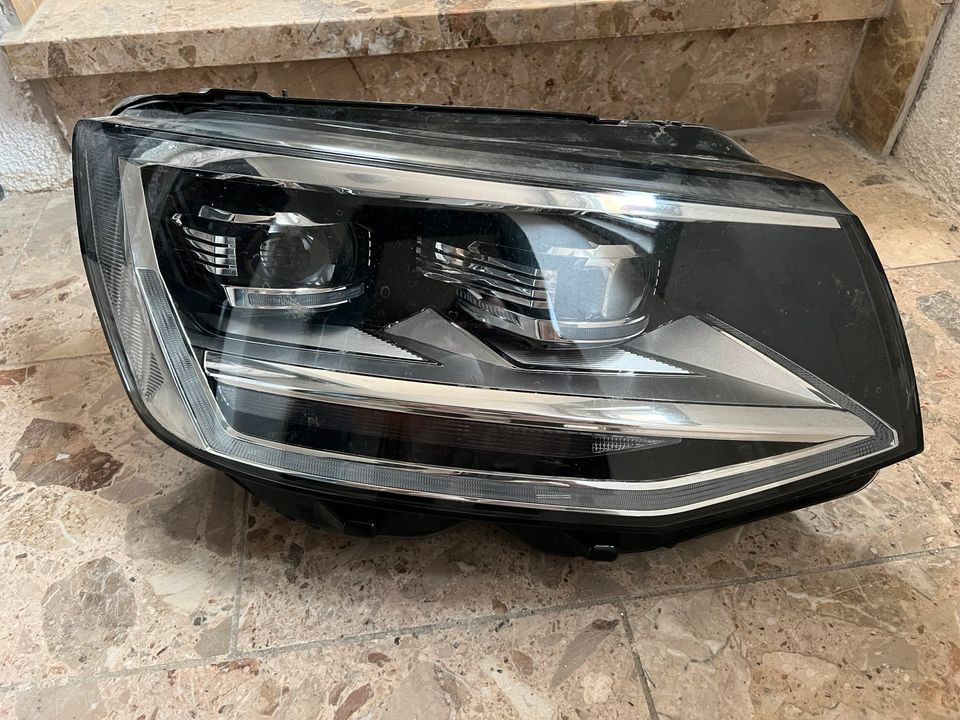 VW MULTIVAN T6 7E1 FULL LED LAMP EU 90079563 in Stuttgart