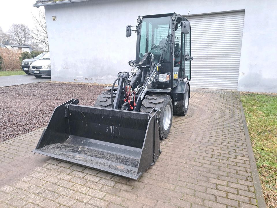 Mieten-Kubota Radlader RT220-2 Hoflader Vermietung in Brieselang