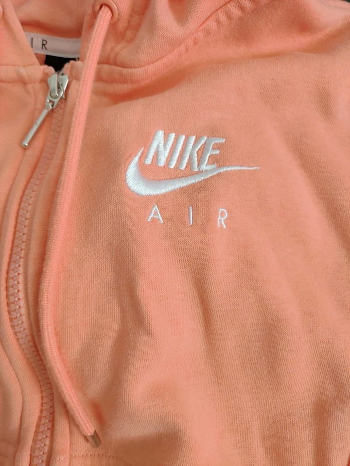 Nike Air Jacke Damen Größe XS orange/lachs in Bayern - Bad Neustadt a.d.  Saale | eBay Kleinanzeigen ist jetzt Kleinanzeigen