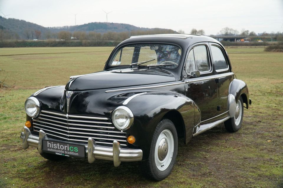 Peugeot 203 Limousine Oldtimer in Homburg