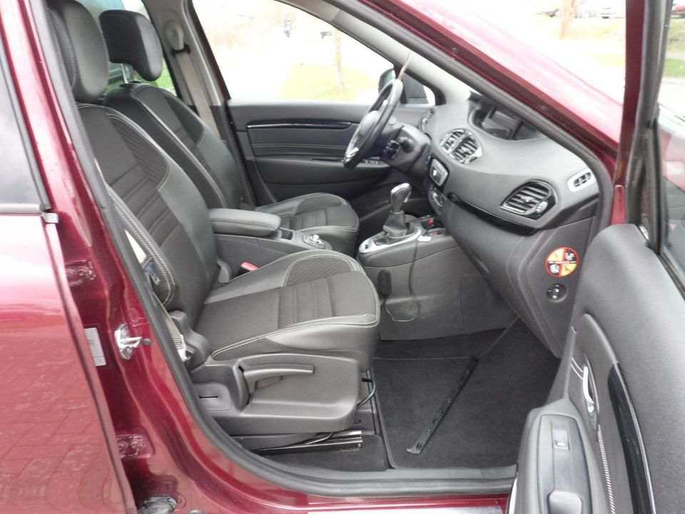 Renault Scenic 1.5 dCi BOSE Edition Automatik/TÜV NEU in Greifswald