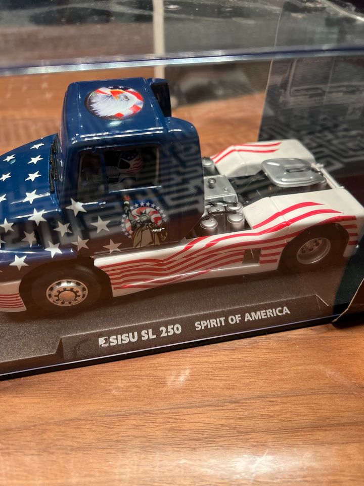 Modell SISU SL250-Spirit of America/ Carrera / 1:32 1:24/ SELTEN in Weinheim