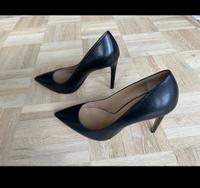 Bally Heels Spitz Pumps Echtleder Schwarz Geschlossen 38 1/2 Nordrhein-Westfalen - Mülheim (Ruhr) Vorschau
