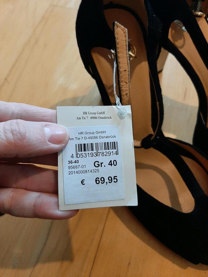 Pumps aus schwarzem Samt, Marke Venturini (Milano), Größe 40 in Nürnberg (Mittelfr)