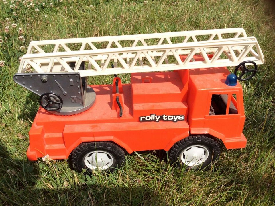 Spielzeug - ROLLY TOYS - FEUERWEHR AUTO - DREHLEITER - W. Germany in Bekond