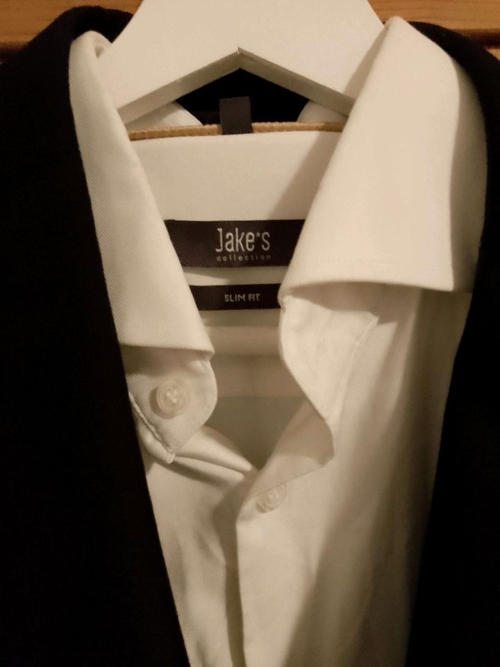 Sakko Angelo Litrico und Weißes Hemd von Jakes Collection Luxury in Heiligenhaus