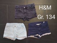 3x Shorts H&M Mädchen Größe 134 für je 3 € Baden-Württemberg - Heroldstatt Vorschau