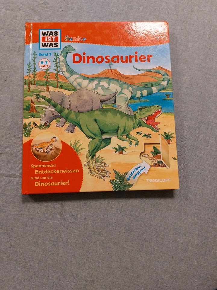 6 Bücher über Dinosaurier in Korschenbroich