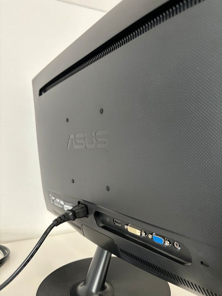 Asus vs247 HR in Marburg