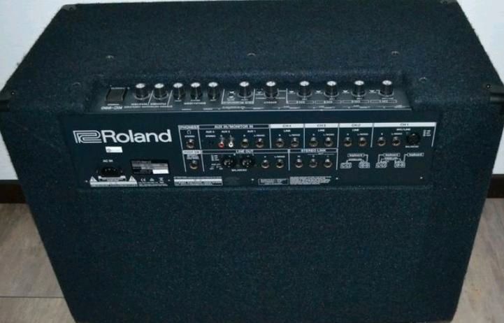 Roland KC-990 4-Stereo-Kanal-Keyboard/E Drum Verstärker in Kraichtal