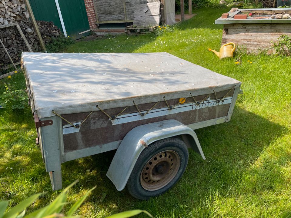 Pkw Anhänger (DK) De For. Trailerfa offen mit Plane 600kg in Seedorf