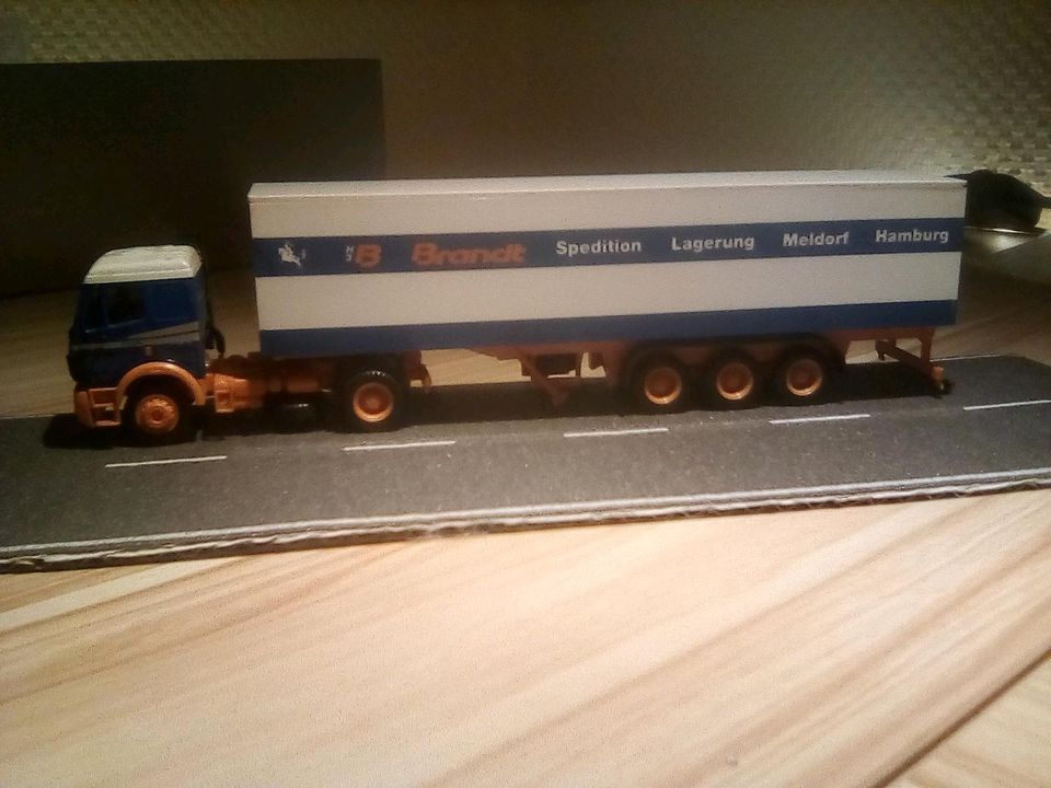 Herpa Lkw MB SK Koffer Szg Brandt in Leverkusen