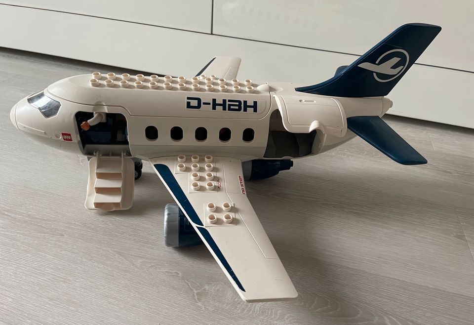 Lego Flugzeug in Günzburg