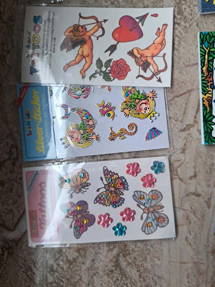 Tattoos,  Sticker Weihnachten,  Puzzle, ... in Hemer