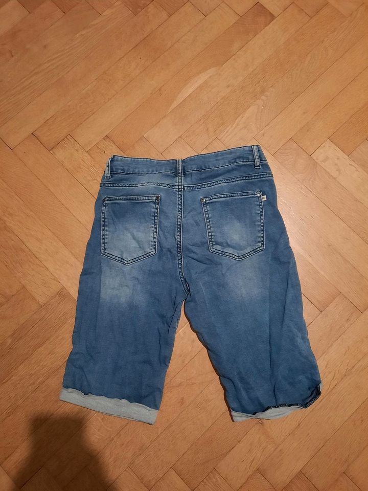 Kurze Jeans 176 in Hannover