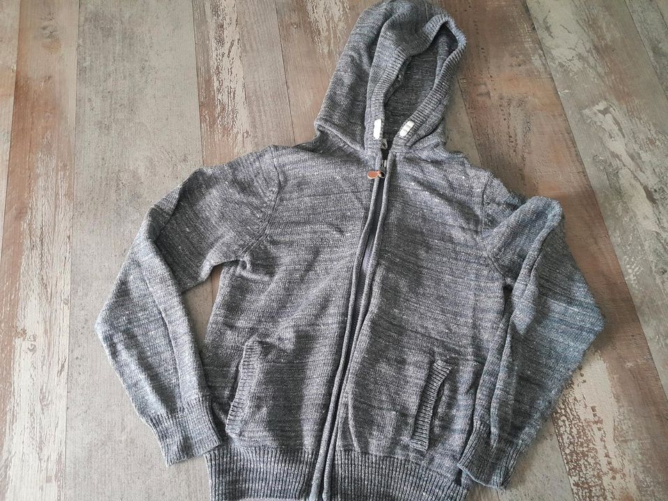 Strickjacke Übergangsjacke H&M Grau meliert 146 152 mit Kapuze in Behrendorf