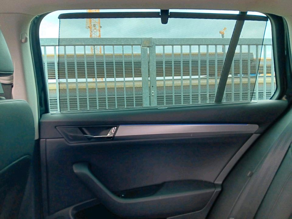 Skoda Superb Combi 1.6 TDI Style - Diesel - Automatik - panorama, in Berlin
