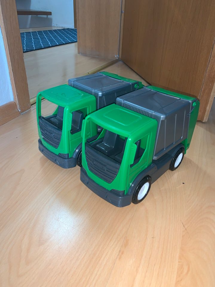 Kinder Spielzeug Müllauto 2 Stück in Reutlingen