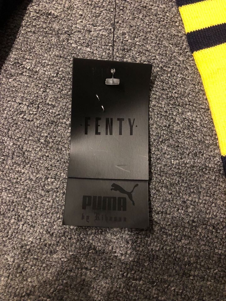 Puma Fenty Schal Unisex Gr. OSFA Neu mit Etikett in Emskirchen